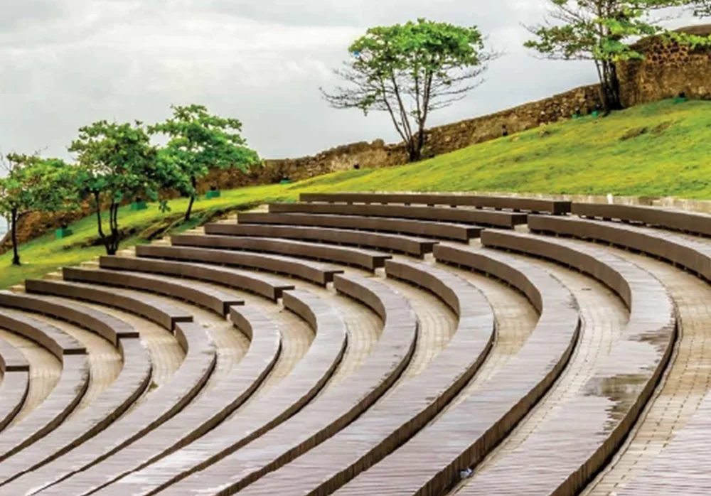 Sunken Seating Garden with Amphitheatre